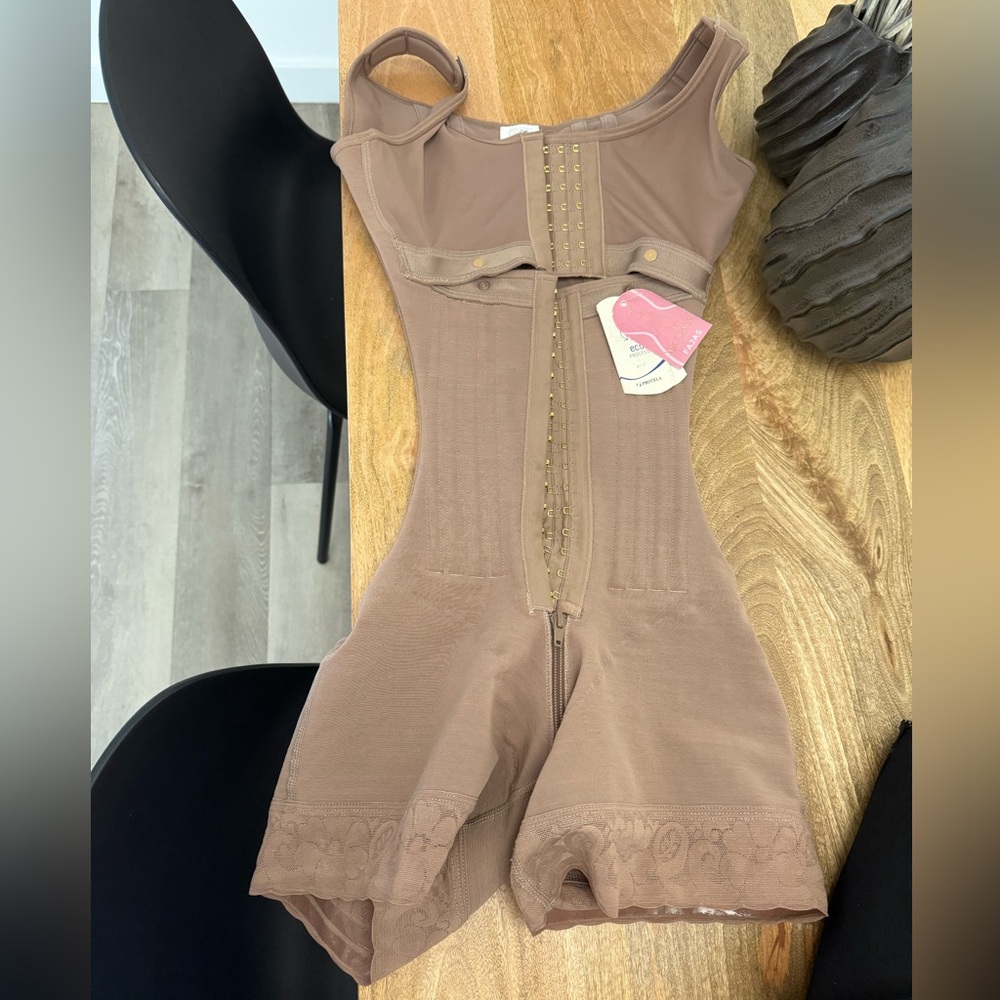 100% Colombian stage 3 faja size 2xs (2 sizes bigger in glutes)